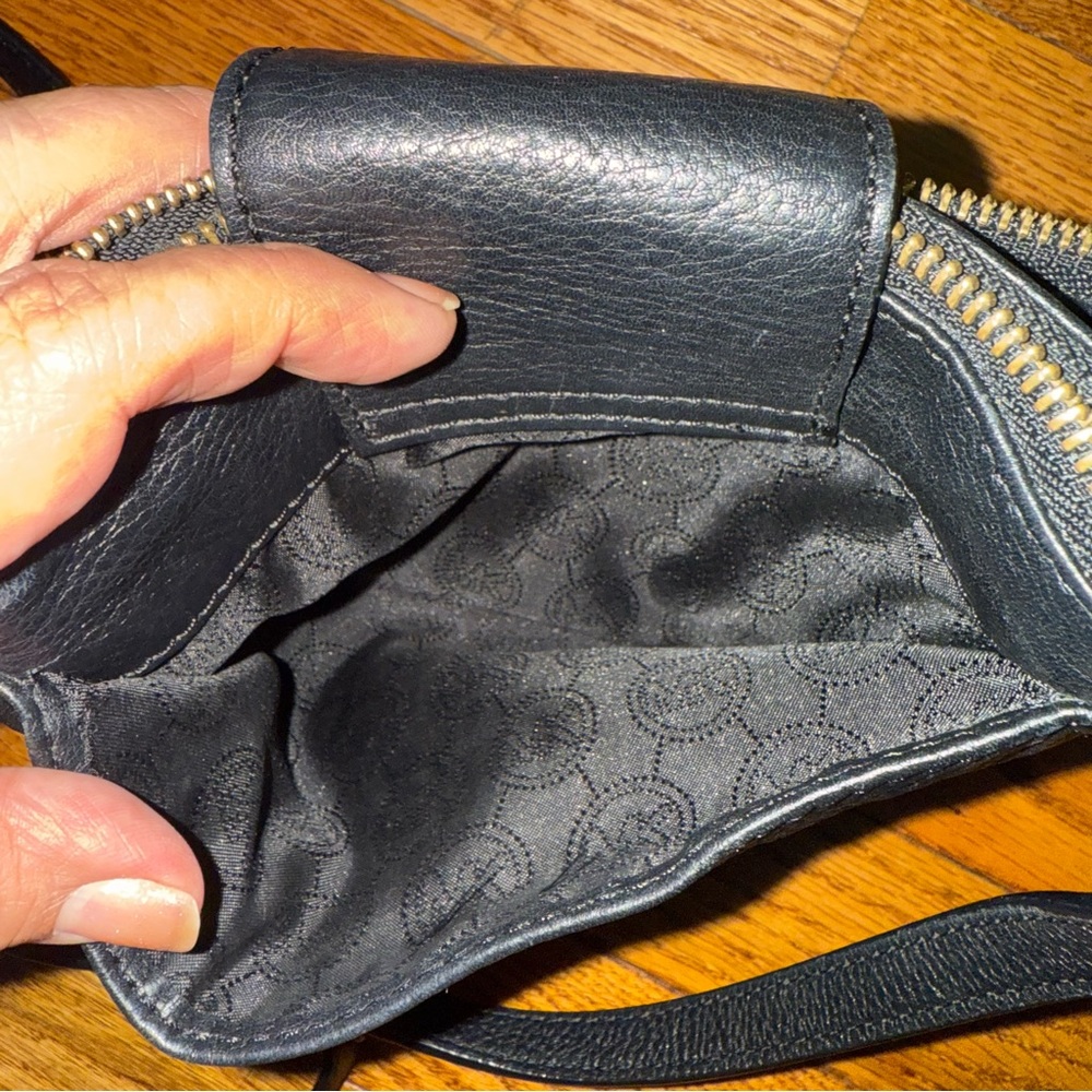 Michael Kors Black Crossbody Bag w/Built in Wallet & Gold Logo & Hardware, UGC - Picture 9 of 16